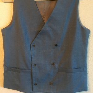 New men’s Small vest